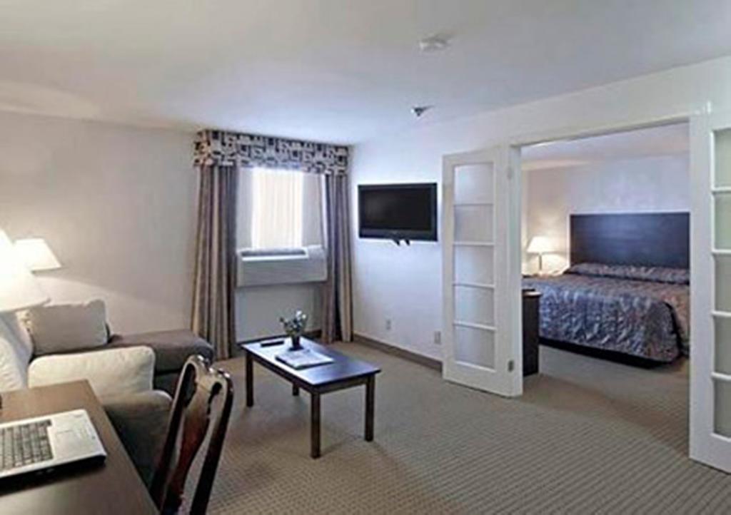 Holiday Inn Express & Suites Toronto Airport West By Ihg Mississauga Quarto foto