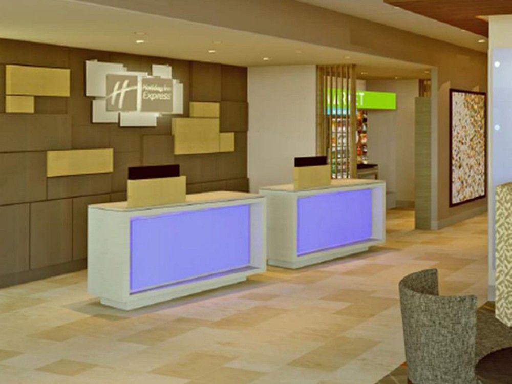 Holiday Inn Express & Suites Toronto Airport West By Ihg Mississauga Exterior foto