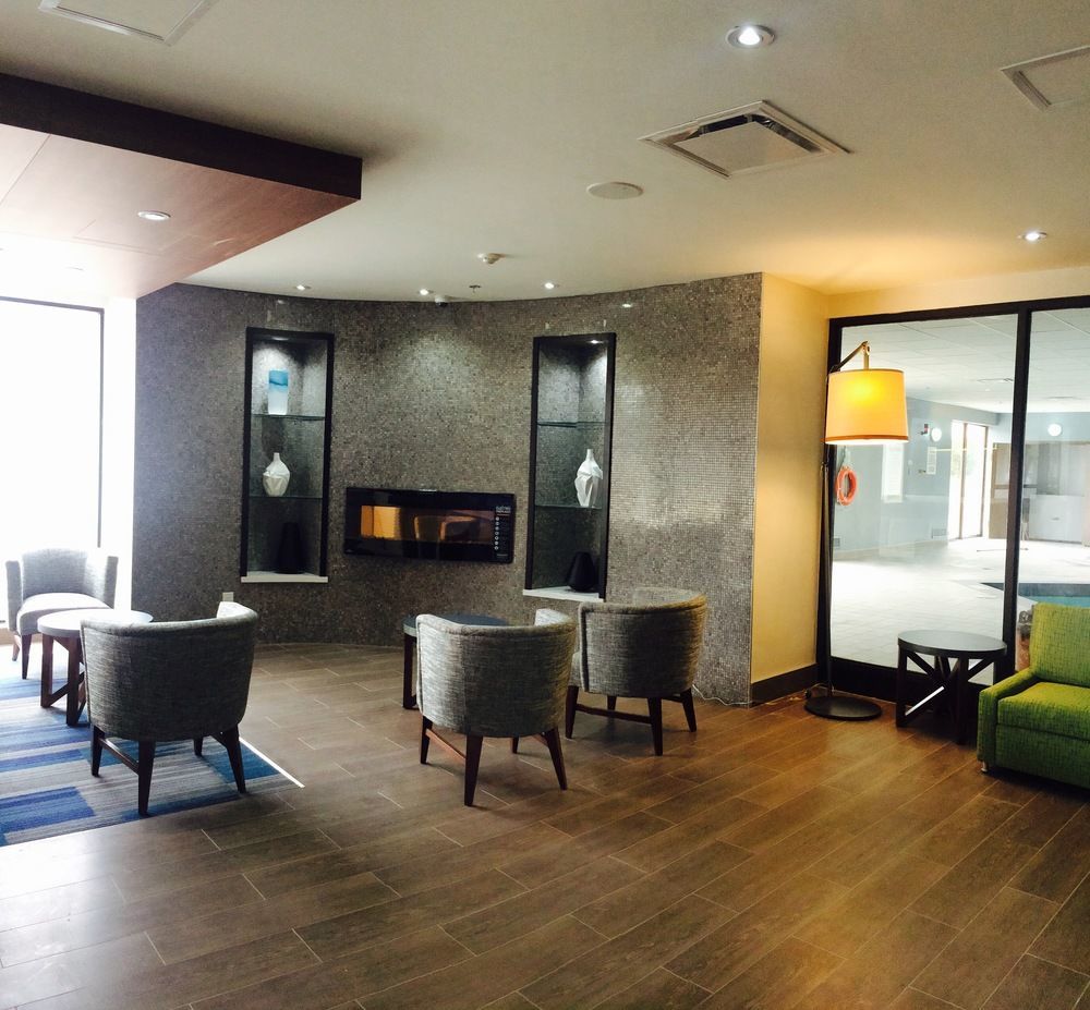 Holiday Inn Express & Suites Toronto Airport West By Ihg Mississauga Exterior foto