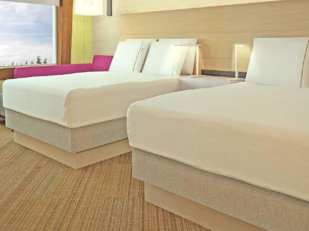 Holiday Inn Express & Suites Toronto Airport West By Ihg Mississauga Exterior foto