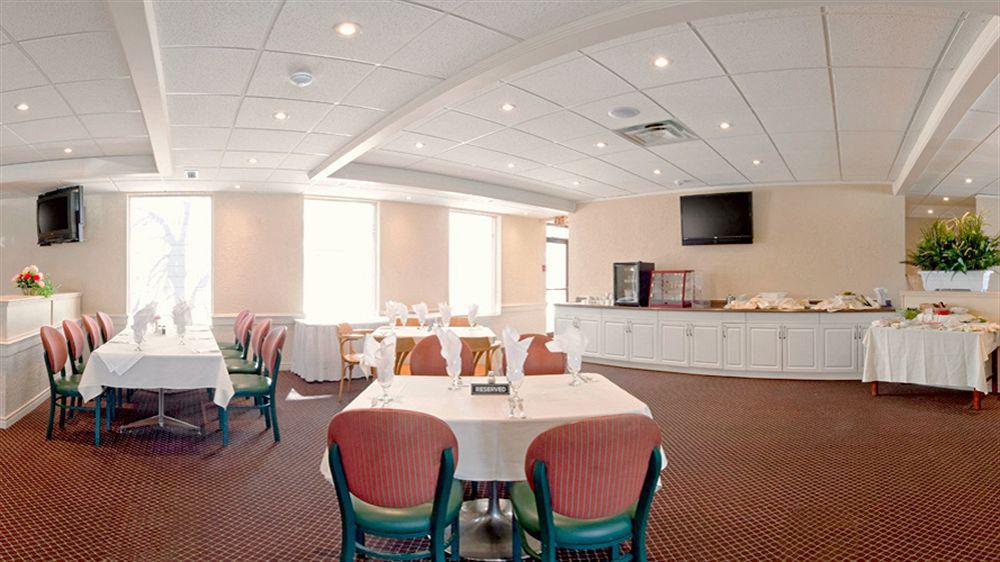 Holiday Inn Express & Suites Toronto Airport West By Ihg Mississauga Exterior foto